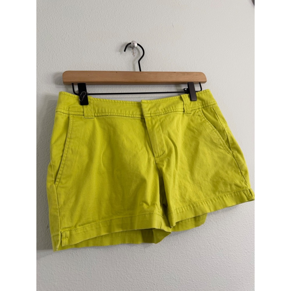 New York & Co - Mid Rise Neon Green Chino Style Shorts Women's Size 0 - Picture 2 of 9